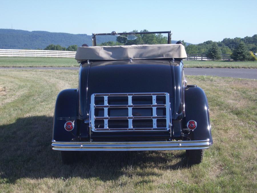 Ford V8 Model 18 DeLuxe Roadster 1932 года  (фото 5 из 6)